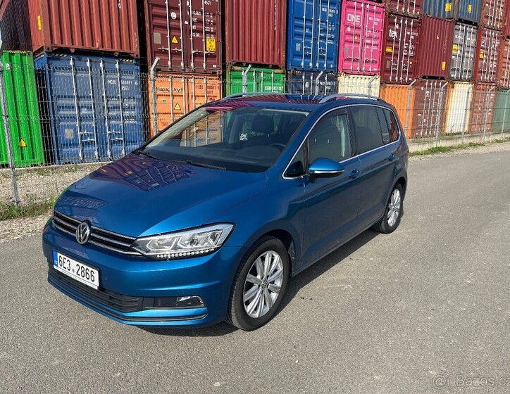 Volkswagen Touran 1