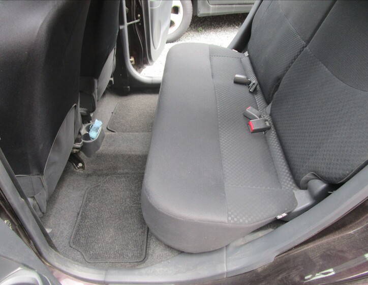 Daihatsu Materia 25