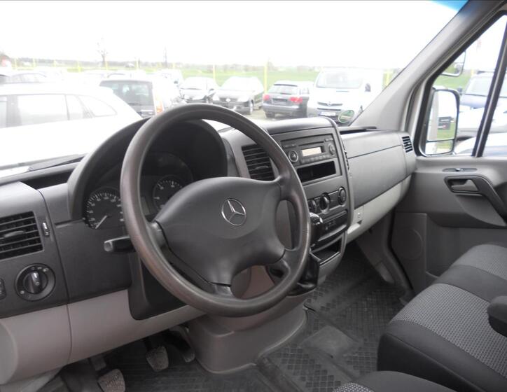 Mercedes-Benz Sprinter 14