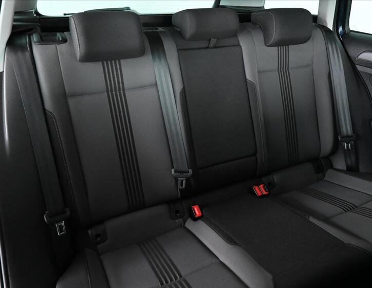 Volkswagen Golf 30