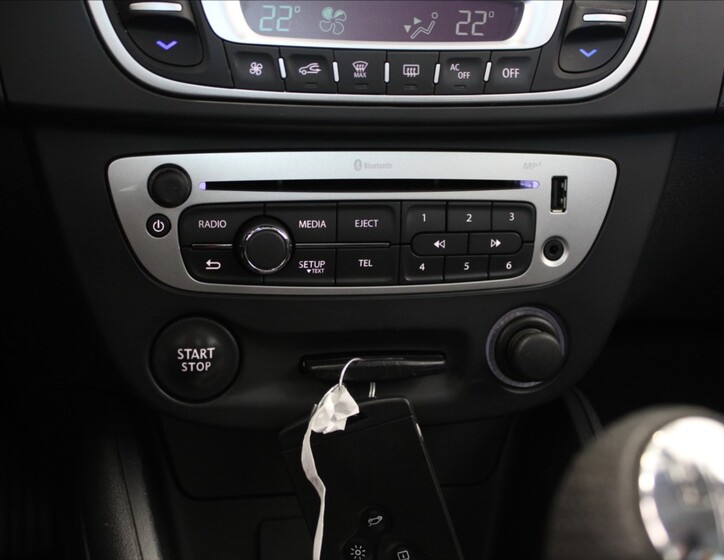 Renault Fluence 12