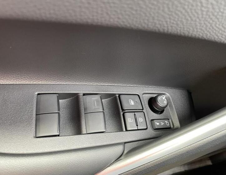 Toyota Corolla Cross 30