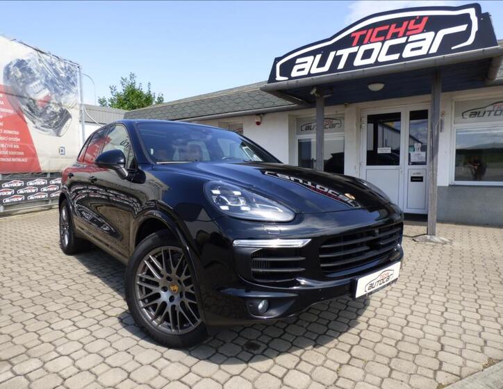 Porsche Cayenne 1