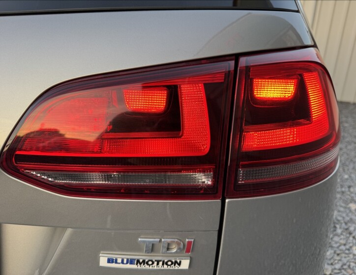 Volkswagen Golf 16