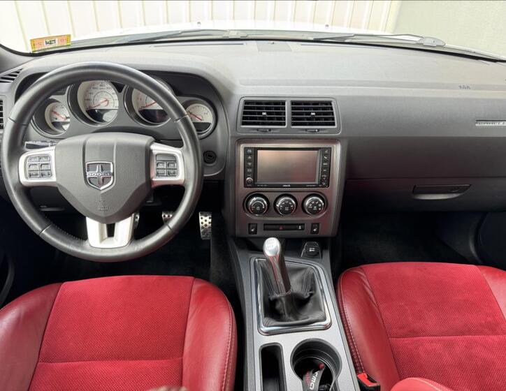 Dodge Challenger 31