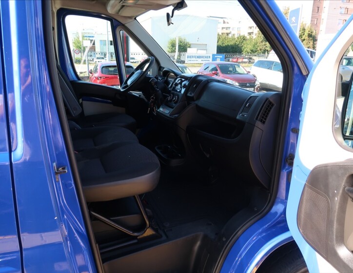 Peugeot Boxer 11