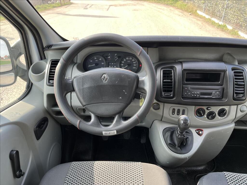Renault Trafic 13