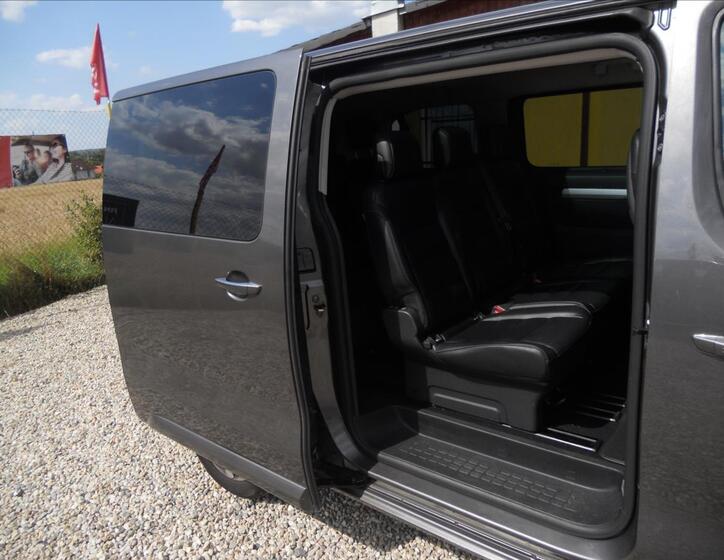 Peugeot Traveller 22
