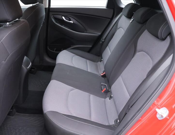 Hyundai i30 16