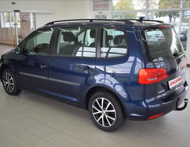 Volkswagen Touran 8