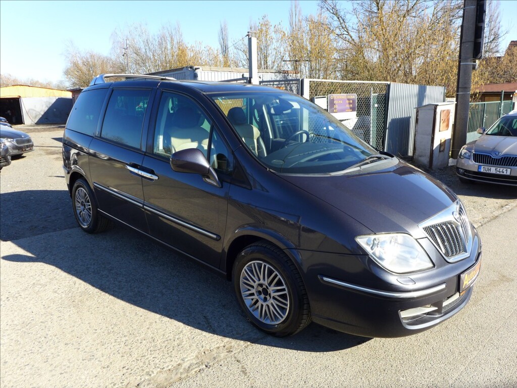 Lancia Phedra 4
