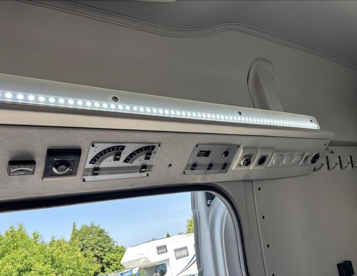 Mercedes-Benz Sprinter 12