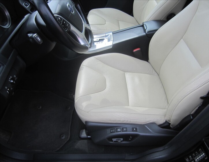 Volvo XC60 13