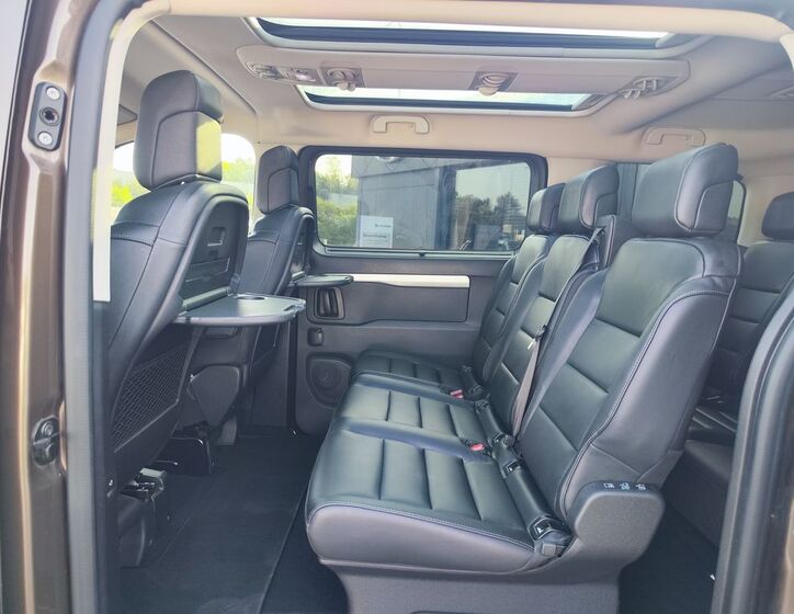 Peugeot Traveller 13