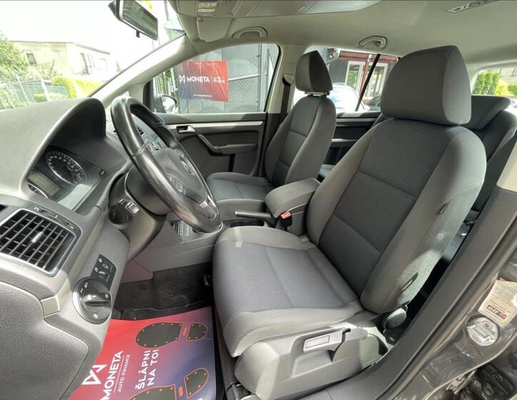 Volkswagen Touran 17