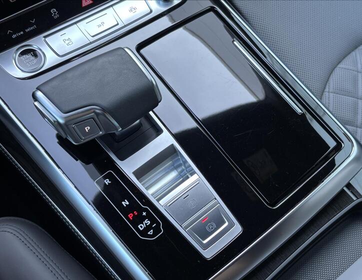 Audi Q8 47