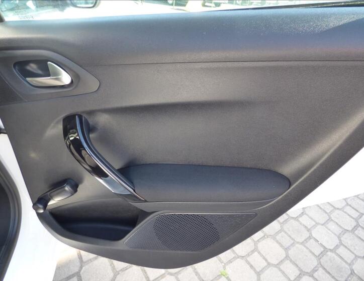 Peugeot 208 40