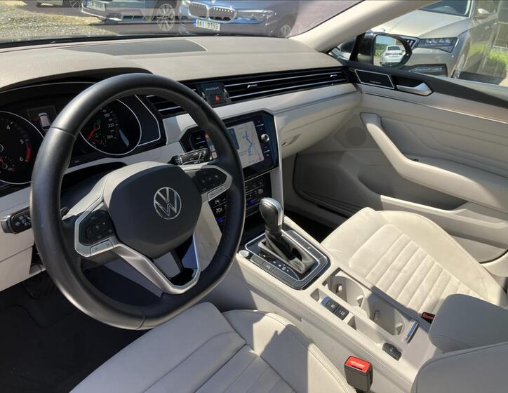 Volkswagen Passat 9