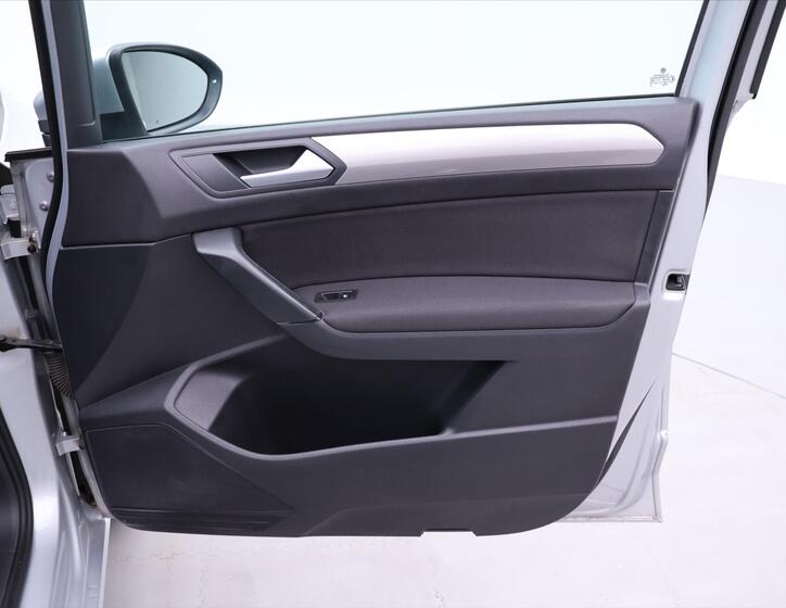 Volkswagen Touran 12