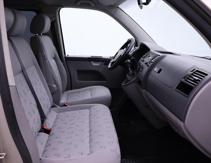 Volkswagen Caravelle 12