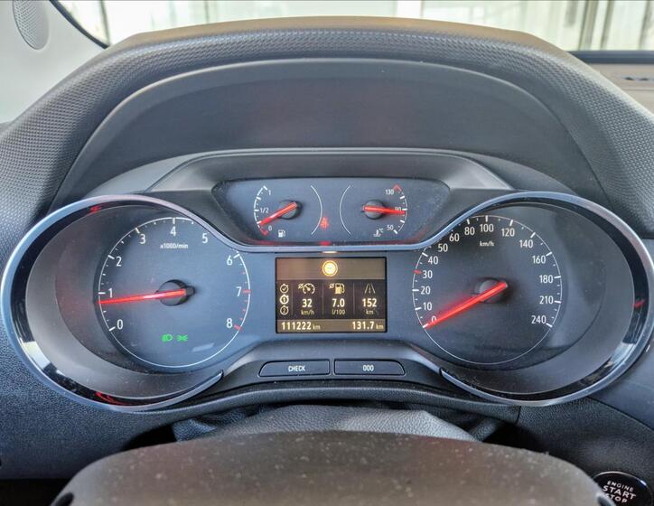 Opel Crossland X 29