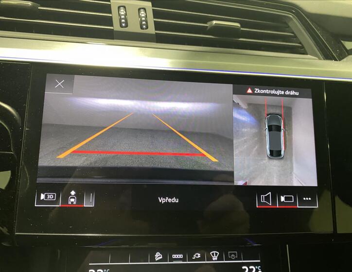 Audi e-tron 16