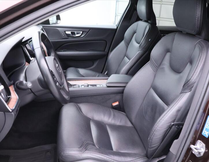 Volvo V60 12