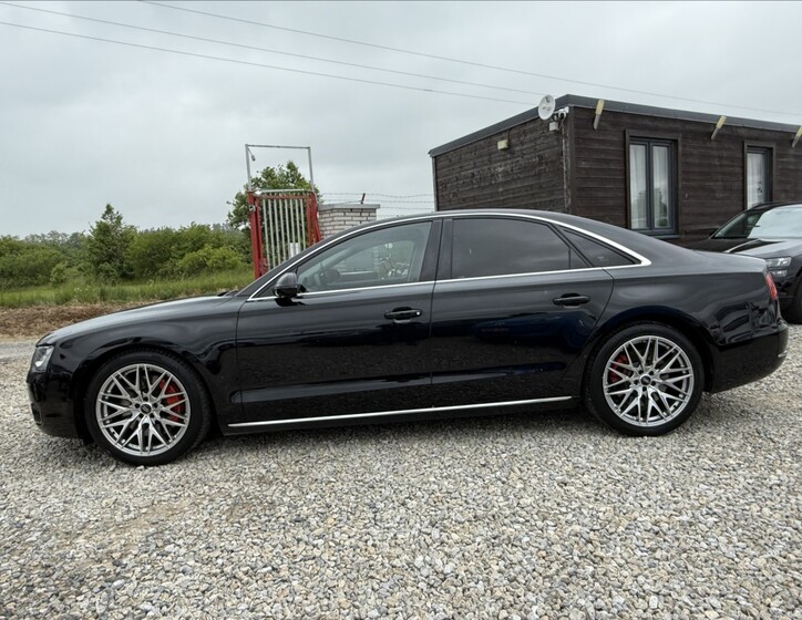 Audi A8 8