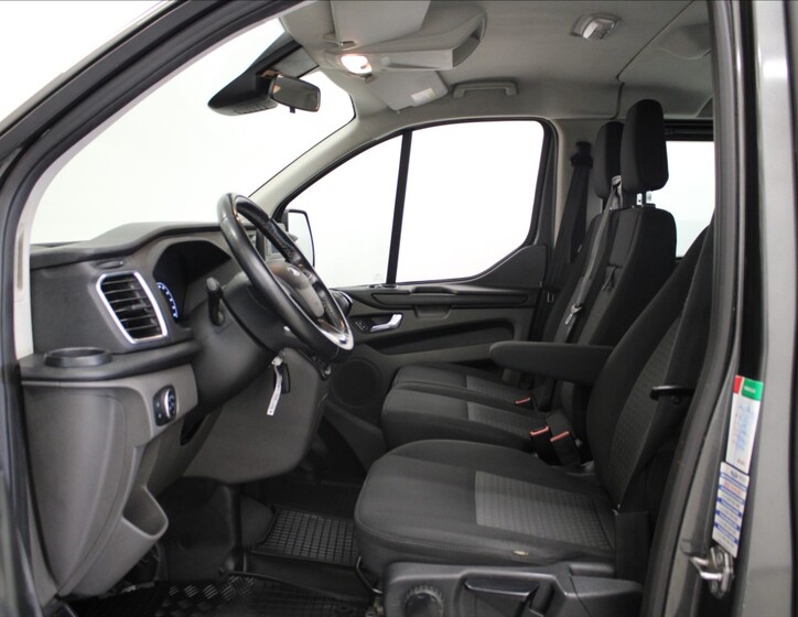 Ford Transit Custom 6