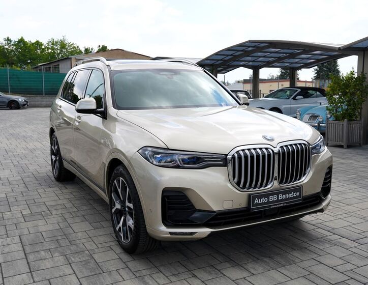 BMW X7 8