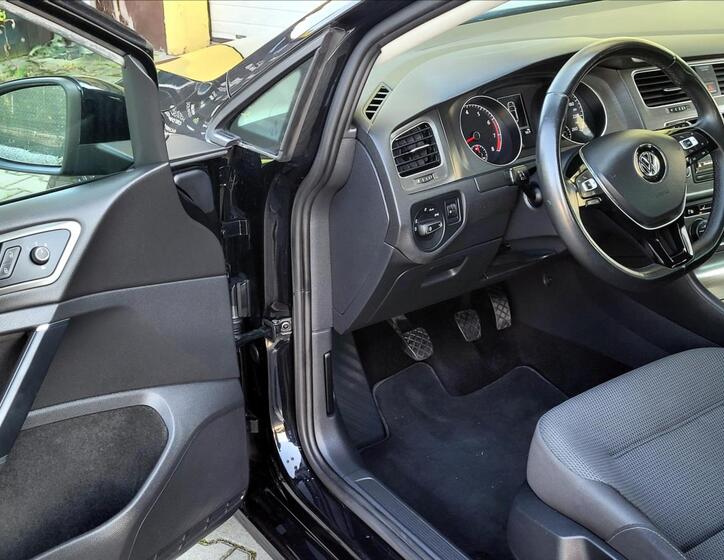 Volkswagen Golf 26