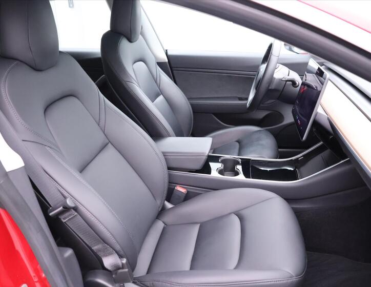 Tesla Model 3 14