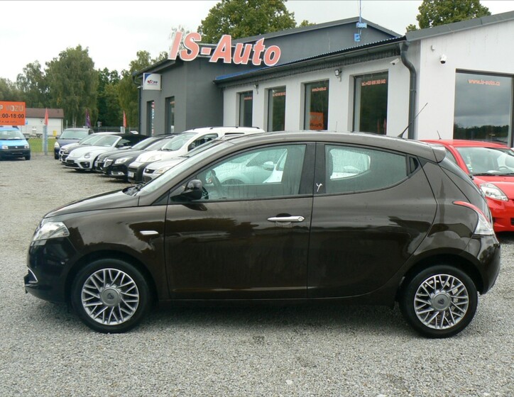 Lancia Y 6