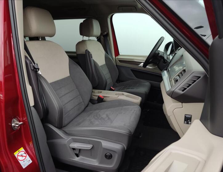 Volkswagen Multivan 17