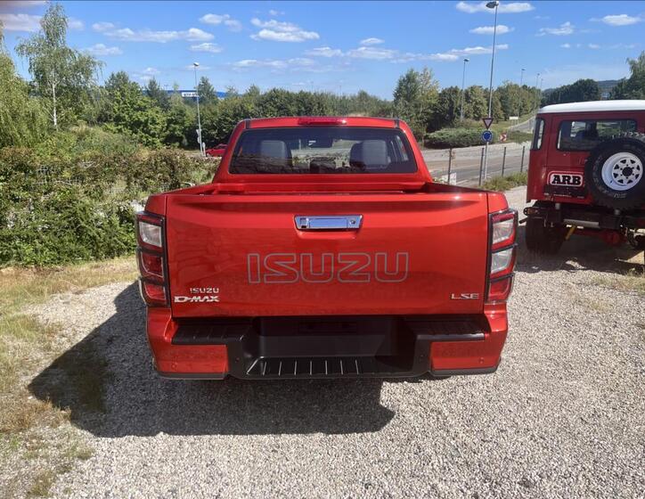 Isuzu D-Max 6