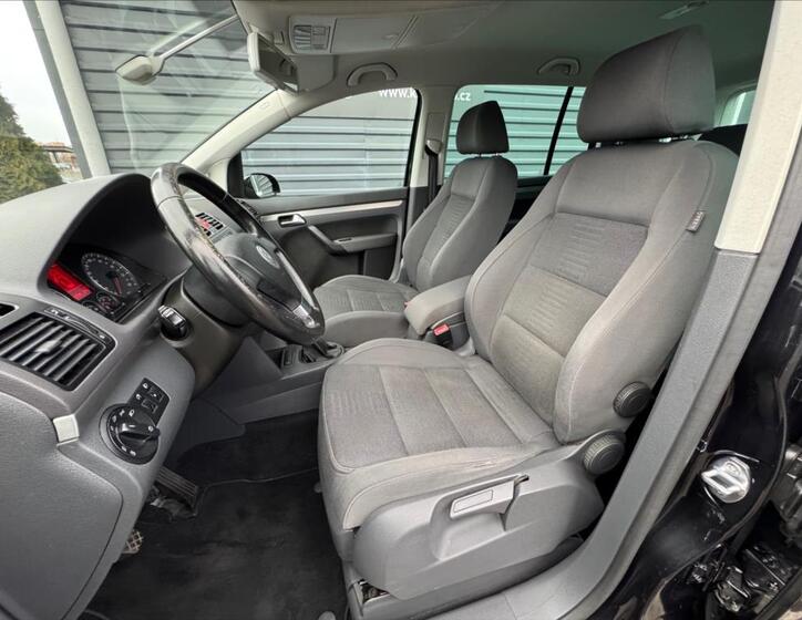 Volkswagen Touran 11