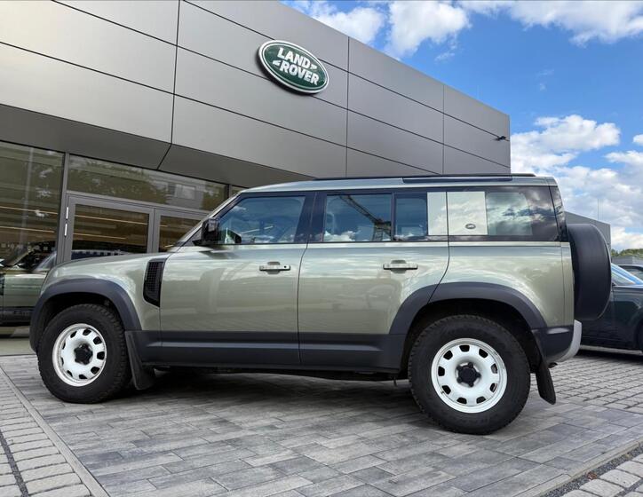 Land Rover Defender 4