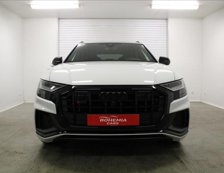 Audi SQ8 2