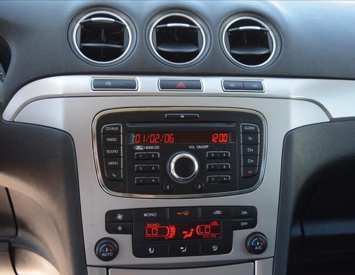 Ford Galaxy 39