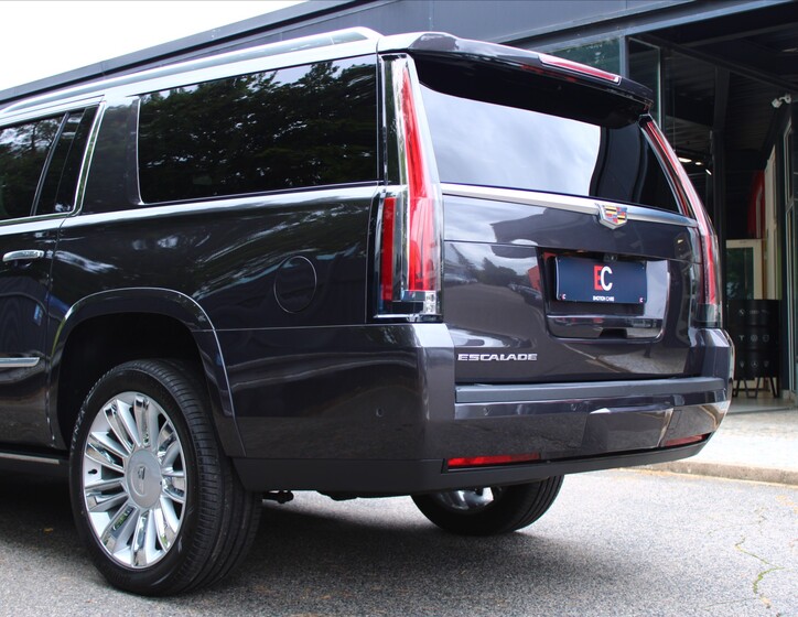 Cadillac Escalade 31