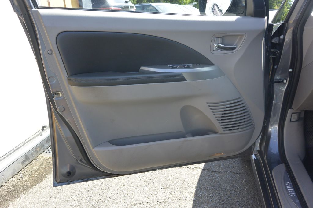 Mitsubishi Grandis