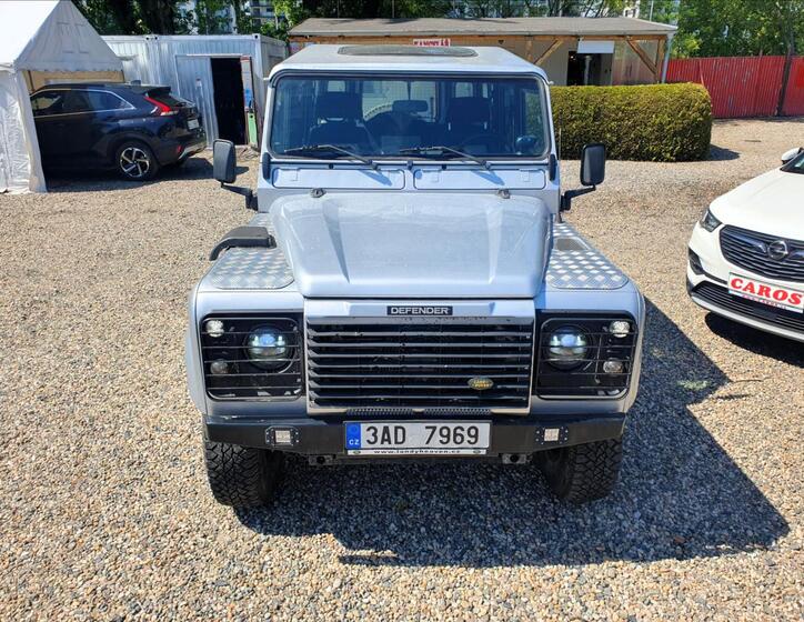 Land Rover Defender 39
