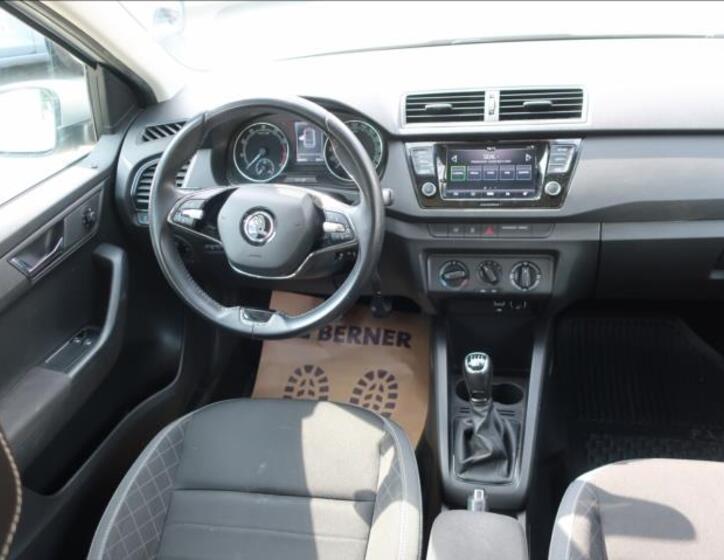 Škoda Fabia 16