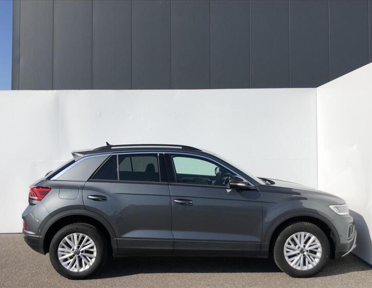 Volkswagen T-Roc 10