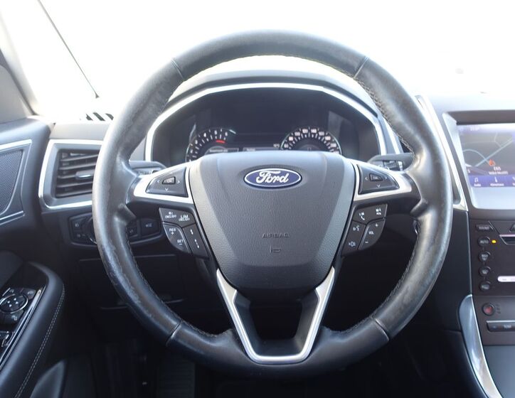 Ford Galaxy 9