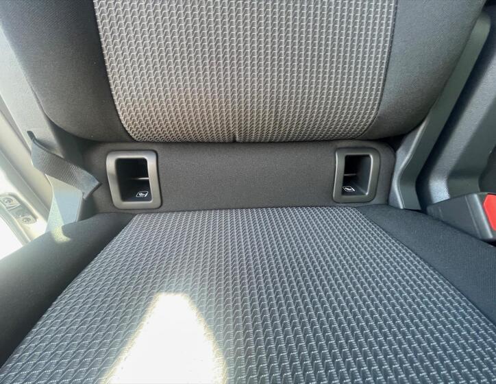 Volkswagen Caravelle 17
