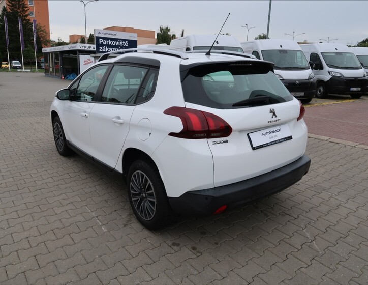 Peugeot 2008 7