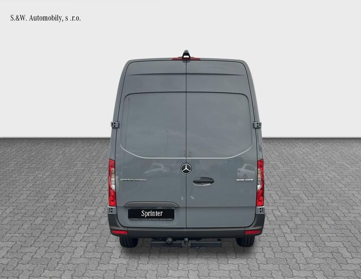 Mercedes-Benz Sprinter 4