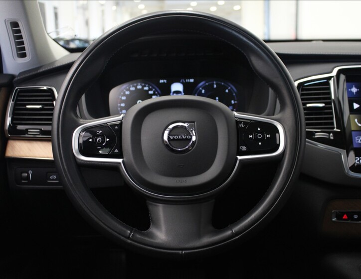 Volvo XC90 9