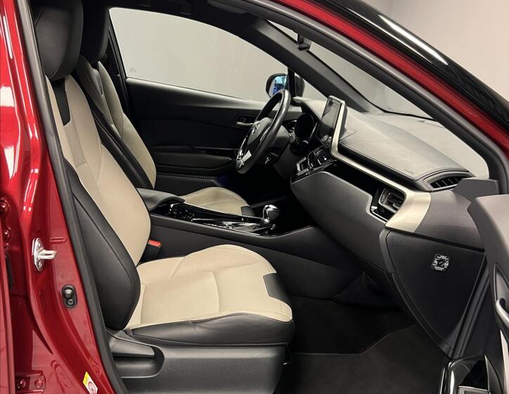 Toyota C-HR 10